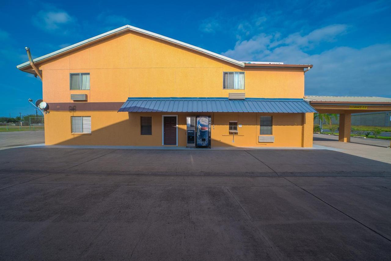 Texas Inn San Benito Near Harlingen Экстерьер фото