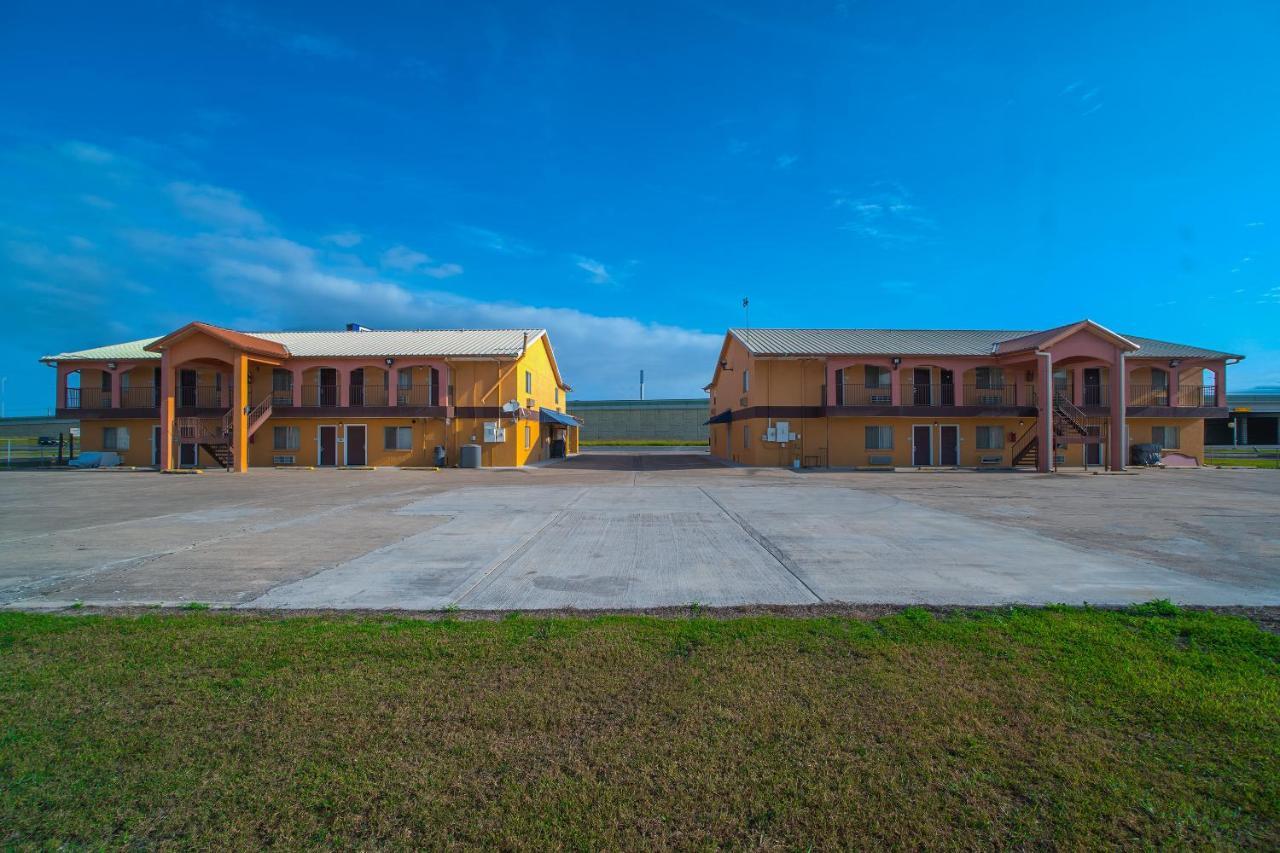 Texas Inn San Benito Near Harlingen Экстерьер фото