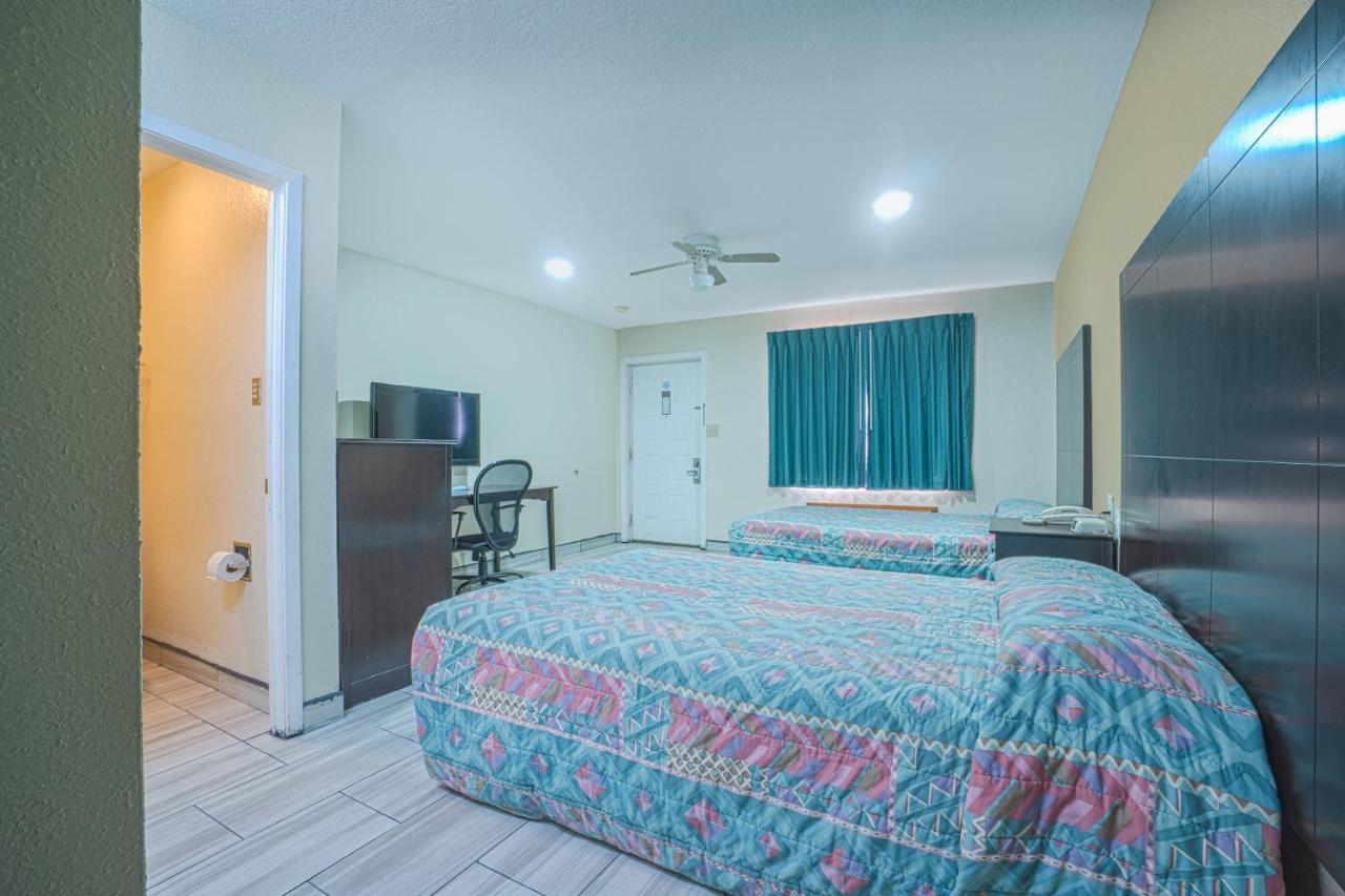 Texas Inn San Benito Near Harlingen Экстерьер фото