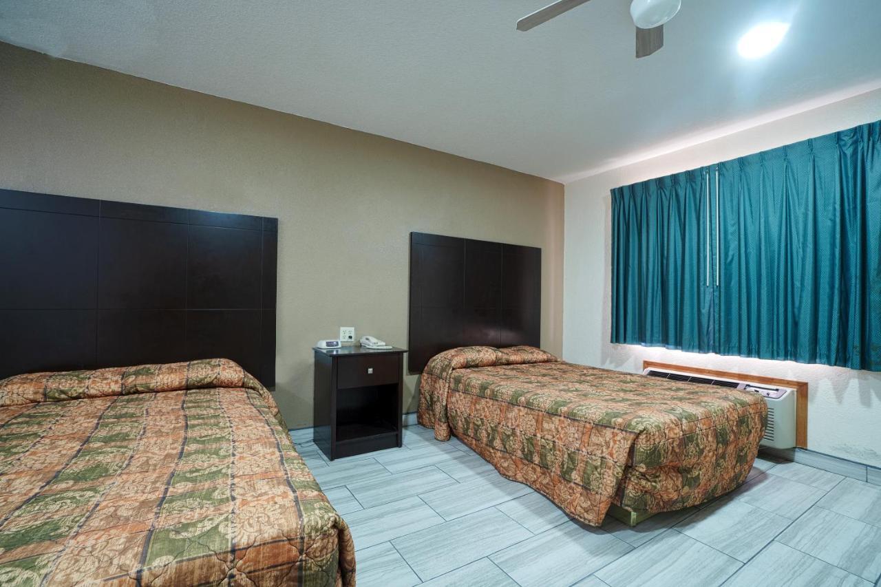 Texas Inn San Benito Near Harlingen Экстерьер фото